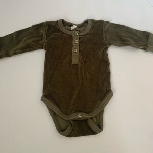 Baby KATE QUINN Velour Onesie 12-18mths